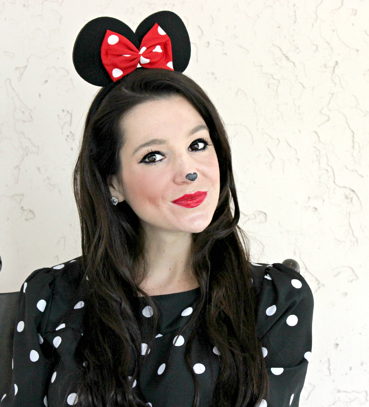Simple Minnie Mouse Makeup Tutorial for Halloween