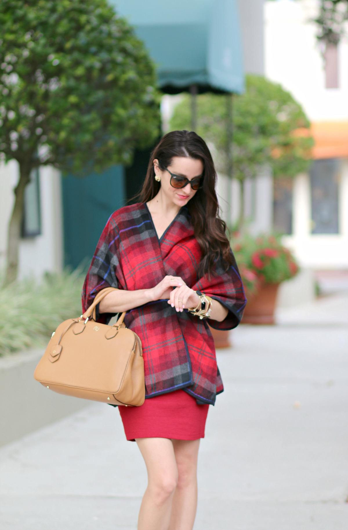 How to wear a plaid poncho wrap in the fall by fashion blogger Stephanie Ziajka from Diary of a Debutante