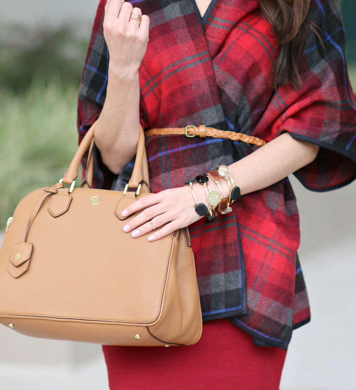 How to wear a plaid poncho wrap in the fall by fashion blogger Stephanie Ziajka from Diary of a Debutante