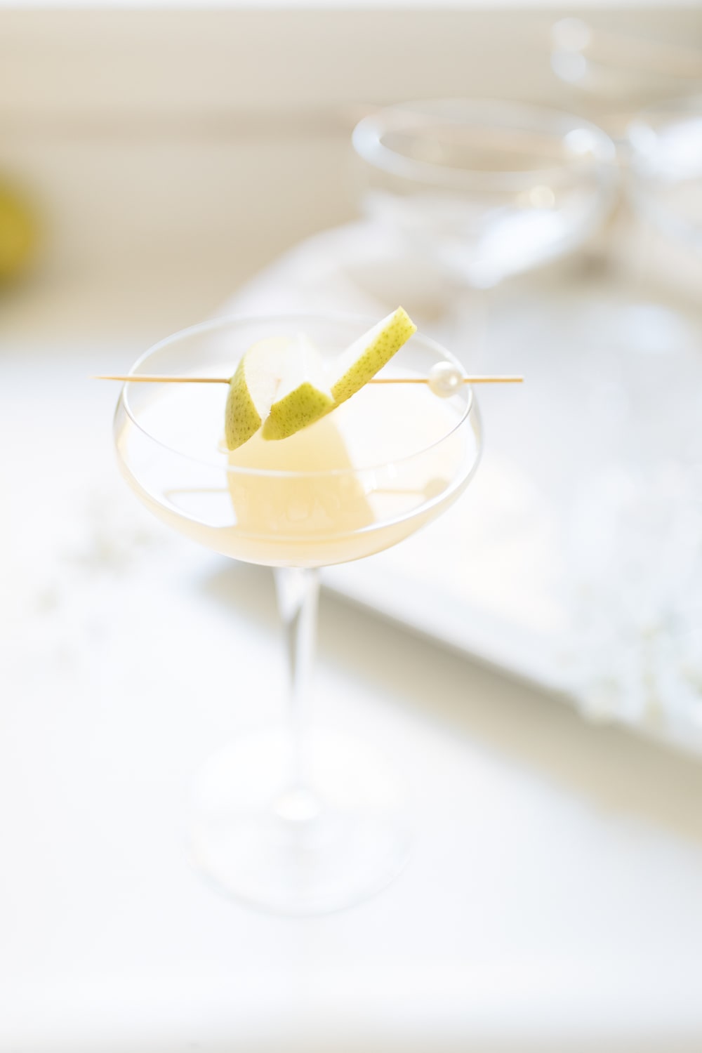 Easy new years cocktail recipe by blogger Stephanie Ziajka on Diary of a Debutante