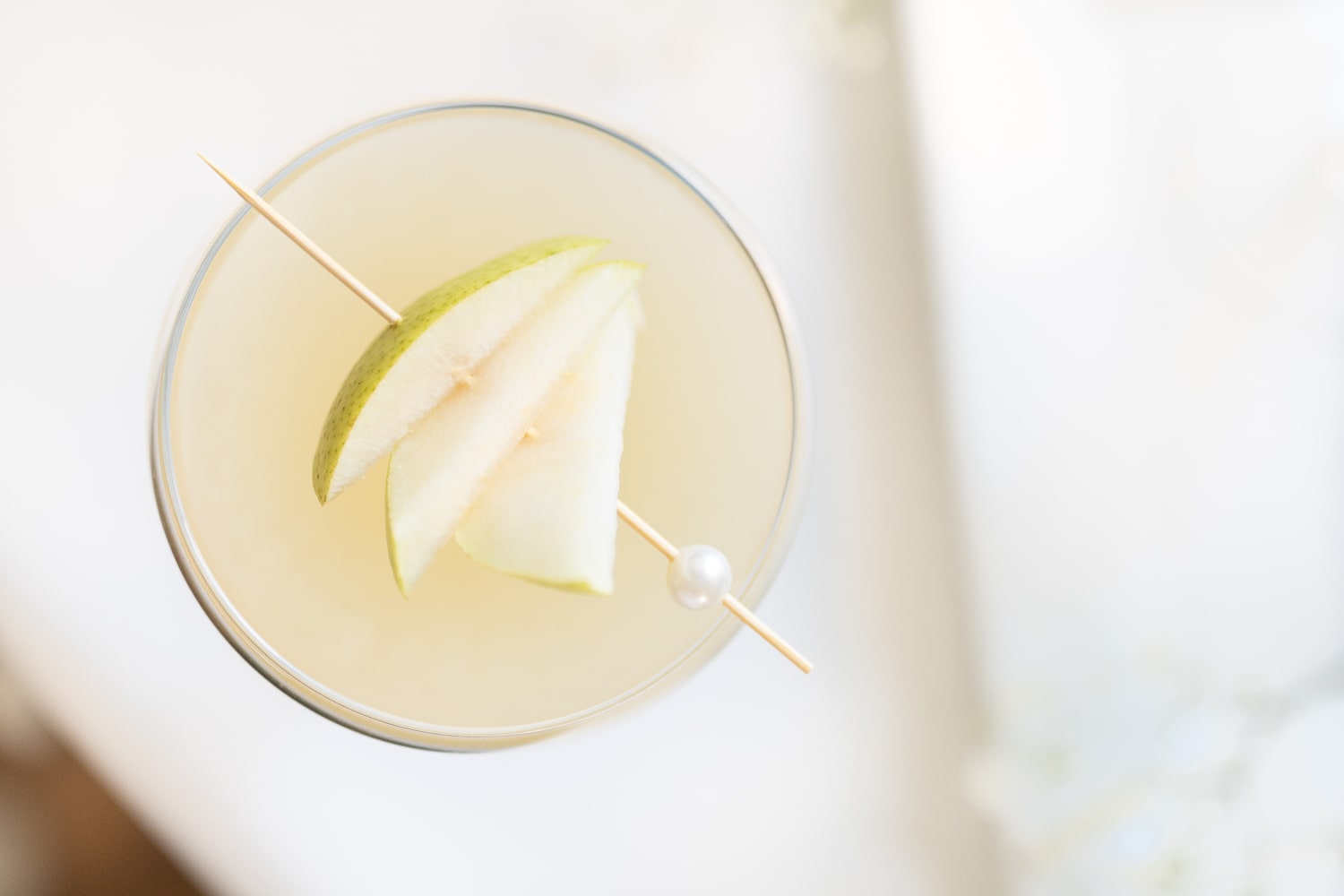 Blogger Stephanie Ziajka shares champagne new years drink ideas on Diary of a Debutante