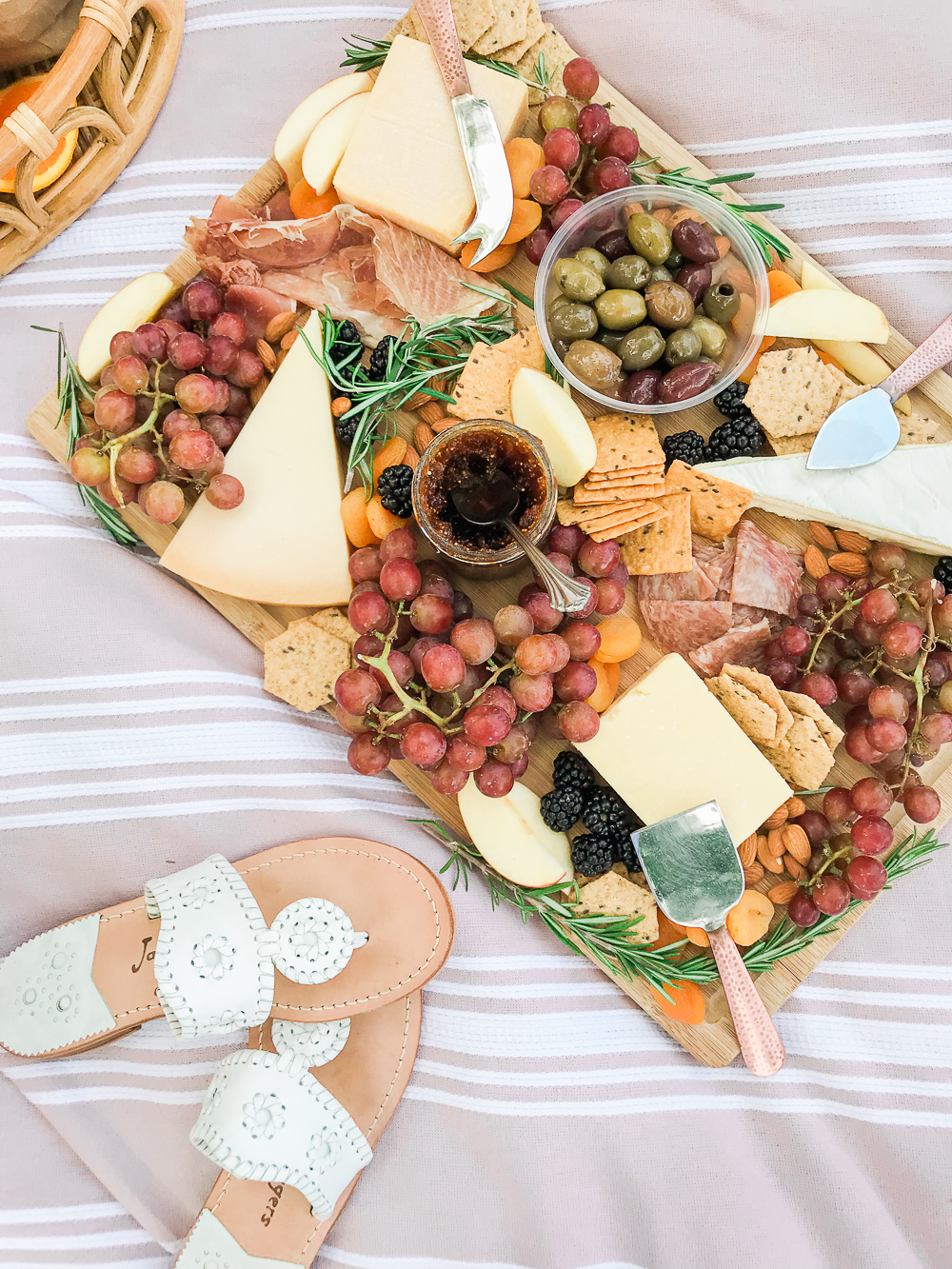 How to make the perfect cheese board by southern blogger Stephanie Ziajka from Diary of a Debutante