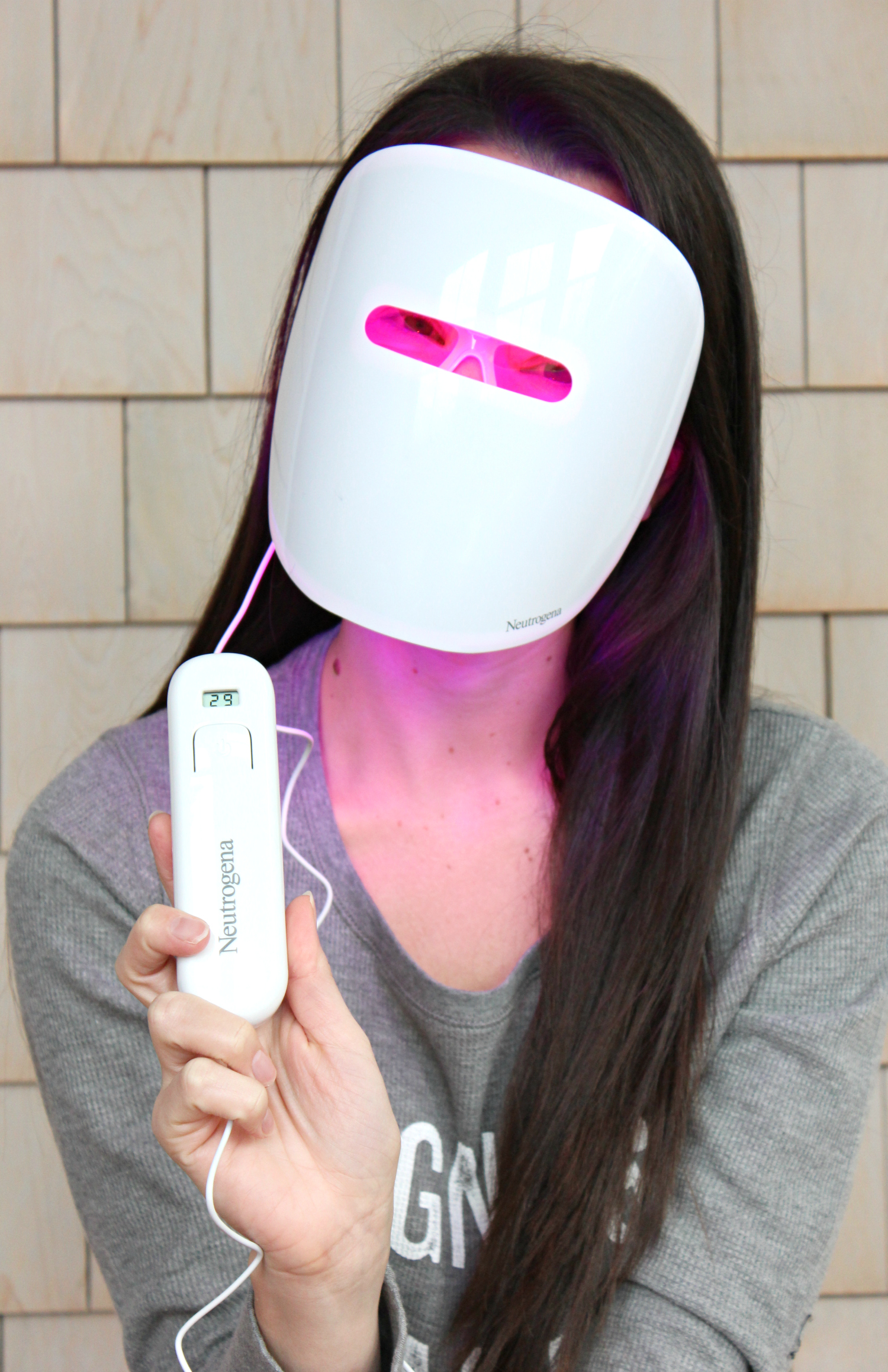 Testing out the power of light therapy to treat breakouts with the new Neutrogena Light Therapy Acne Mask