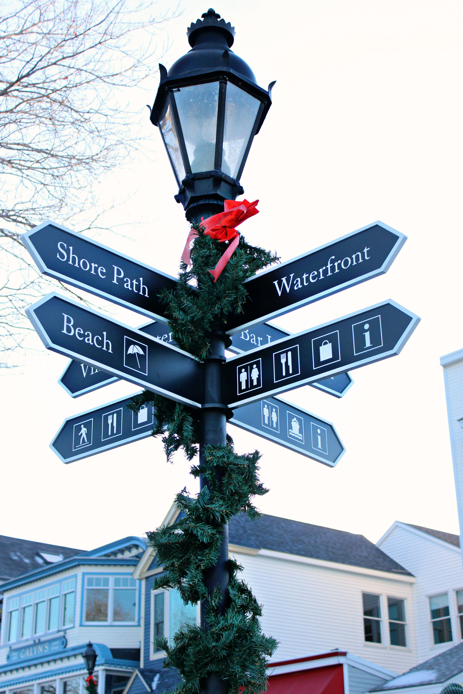 Searching for a fun Maine day trip in December? Check out this scenic Bar Harbor winter travel guide from Diary of a Debutante!