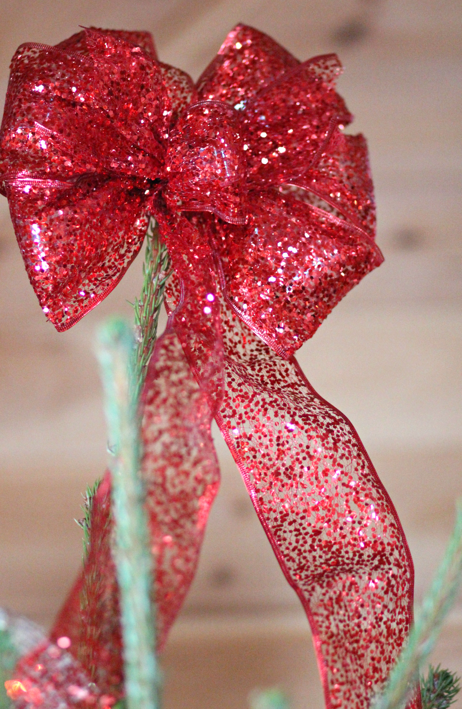 Tips for affordable country Christmas decor