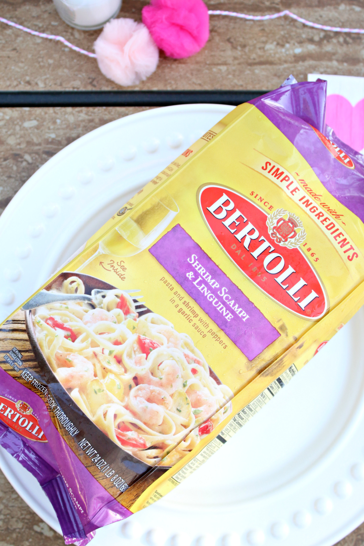 Easy date night dinner idea from Bertolli that's perfect for impromptu Valentine's Day celebrations!