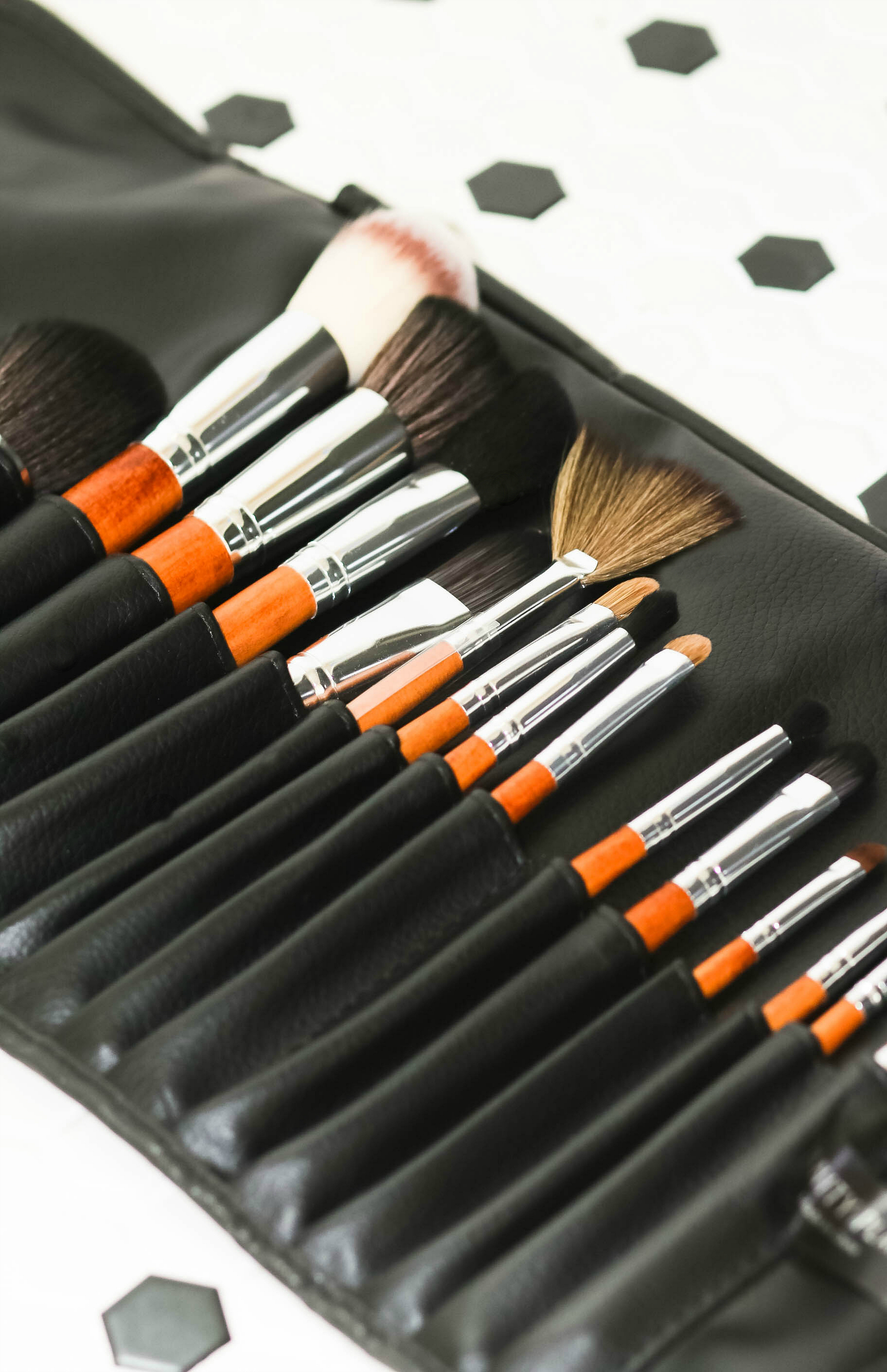 15 Different Vanity Planet Makeup Brushes and Their Uses