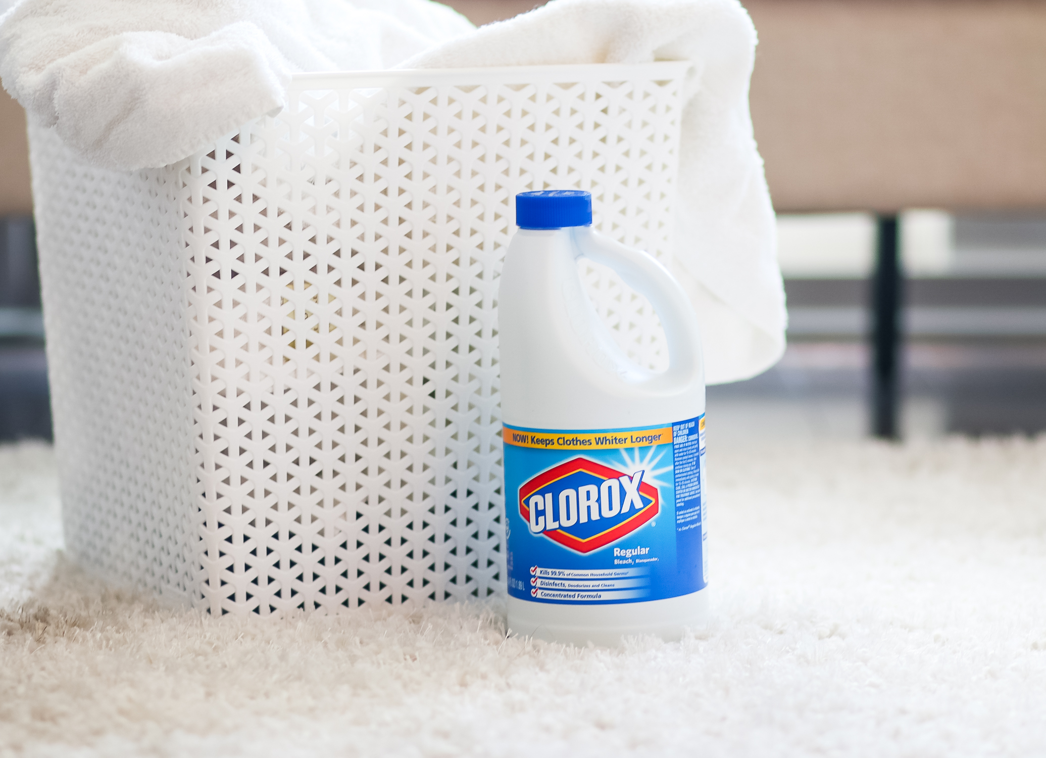 How to keep clothes white longer with CLOROX | Casual summer outfit (Shein one-shoulder stripped ruffle top and white jeans) by fashion blogger Stephanie Ziajka from Diary of a Debutante