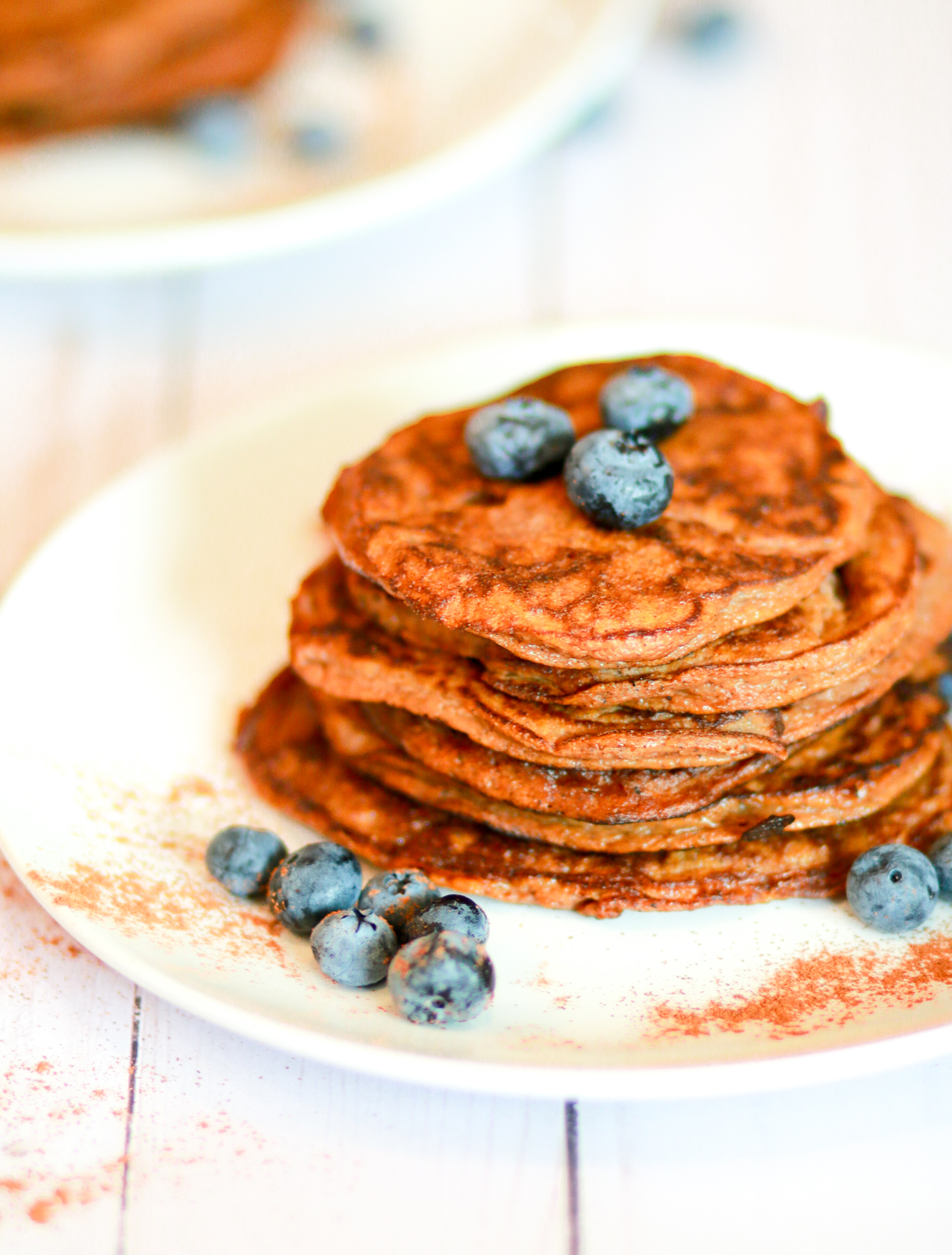 These delicious paleo pumpkin pancakes are low calorie and PERFECT for fall | Paleo Pumpkin Pancake recipe by southern blogger Stephanie Ziajka from Diary of a Debutante