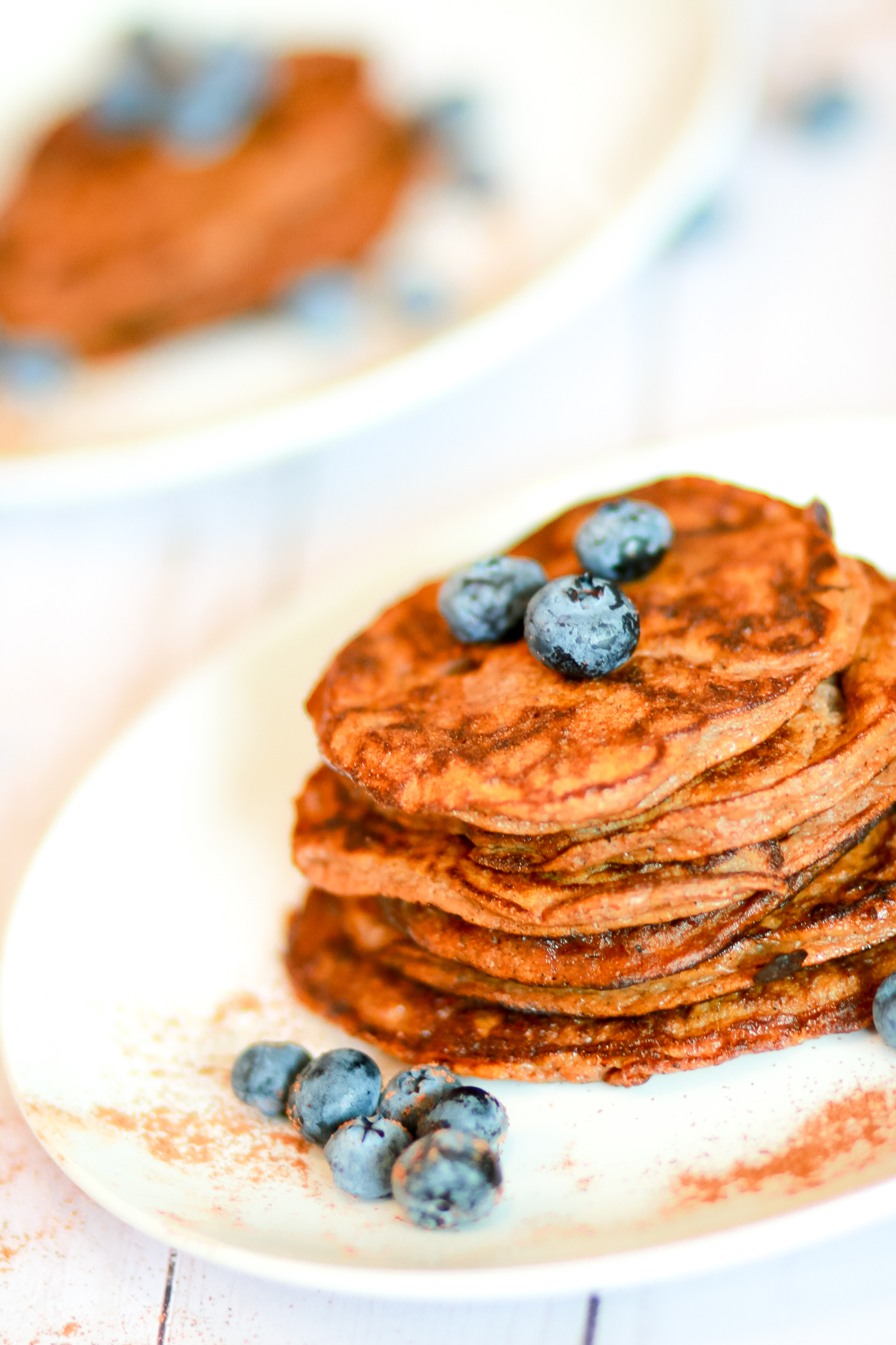 These delicious paleo pumpkin pancakes are low calorie and PERFECT for fall | Paleo Pumpkin Pancake recipe by southern blogger Stephanie Ziajka from Diary of a Debutante
