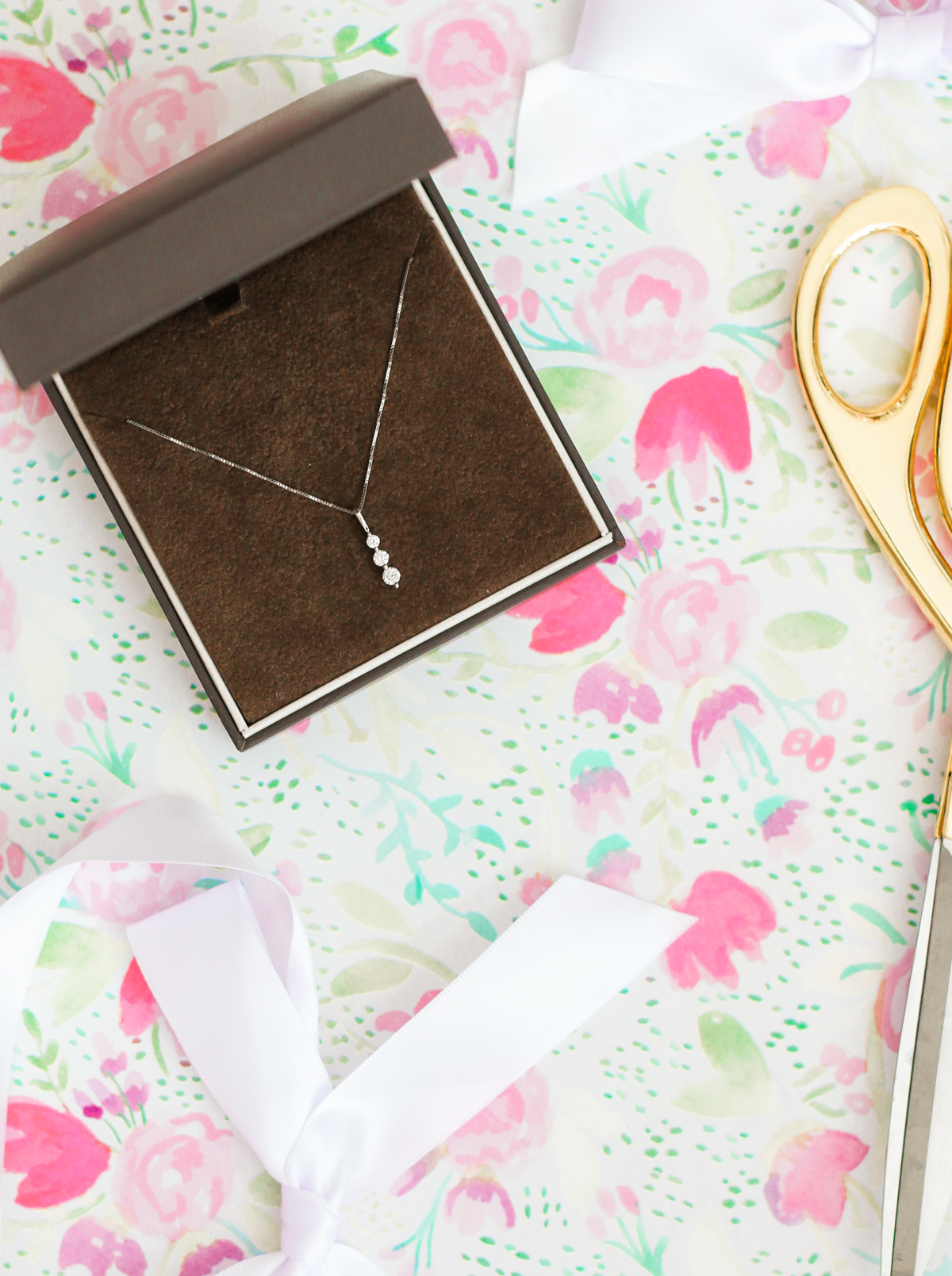 jewelry ideas for mom, Timeless Moments: How to Celebrate Mom on Mother's Day by southern blogger Stephanie Ziajka from Diary of a Debutante, gift for Mother's Day, Jared The Galleria Of Jewelry review, Jared white gold round diamond necklace