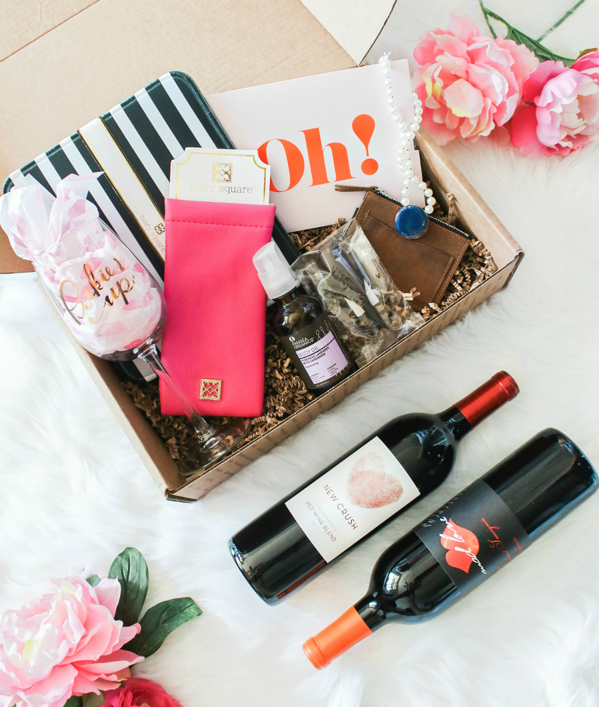Vine Oh Treat Me Box review, Treat Me: Vine Oh! Subscription Box Review by southern lifestyle blogger Stephanie Ziajka from Diary of a Debutante, Vine Oh box, wine tasting subscription box, best wine subscription box
