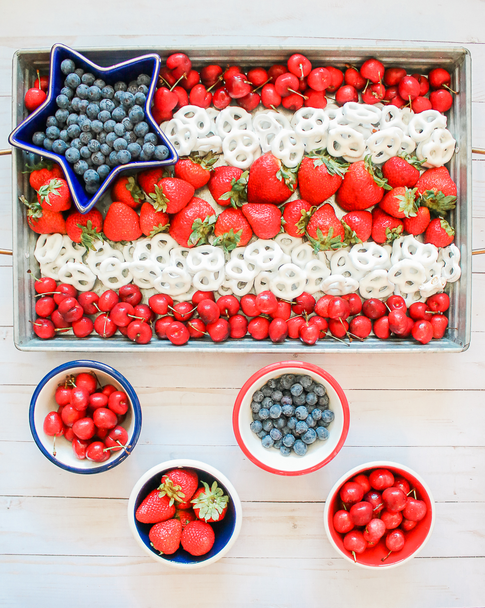 American flag snack tray created by blogger Stephanie Ziajka on Diary of a Debutante