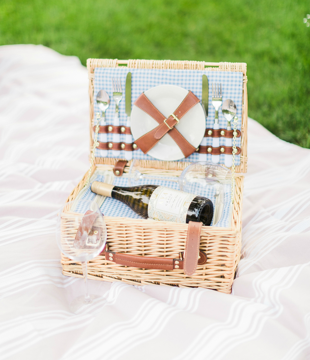Date Night: How to Plan the Perfect Summer Picnic by Missouri blogger Stephanie Ziajka from Diary of a Debutante, romantic picnic ideas for him, the perfect picnic date, what to bring on a picnic date, what to take on a picnic date, cute picnic date ideas, how to plan a picnic date, AVA Grace wine review
