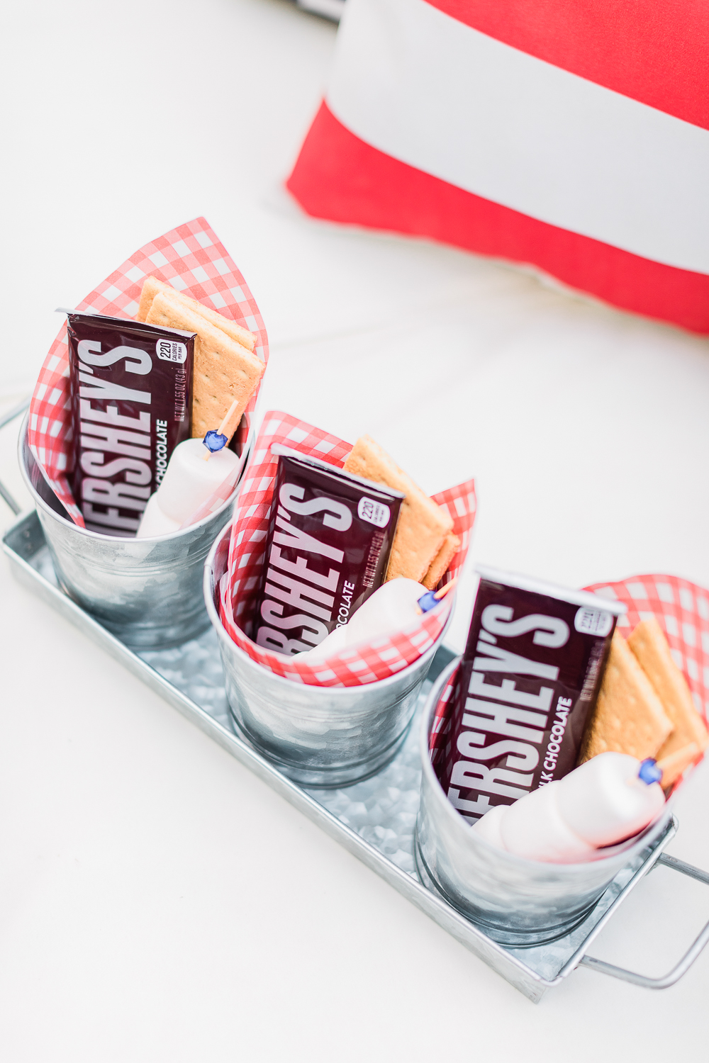 The cutest mini smores kits for summer parties and bonfires created by southern lifestyle blogger Stephanie Ziajka on Diary of a Debutante