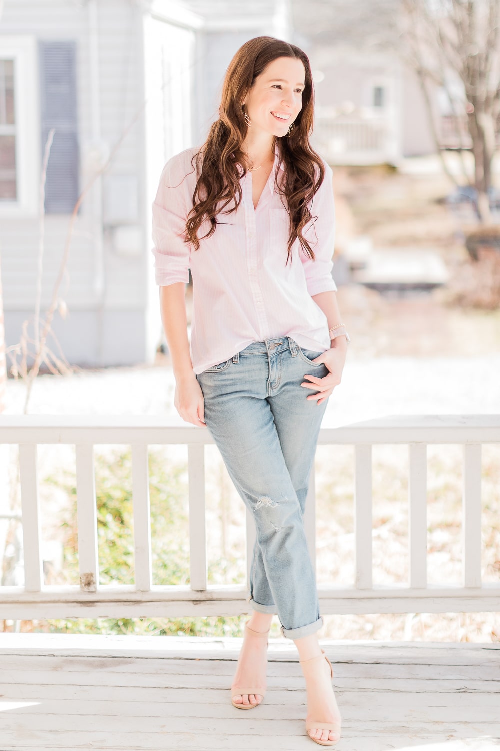 Affordable fashion blogger Stephanie Ziajka shares a casual girlfriend jeans outfit on Diary of a Debutante
