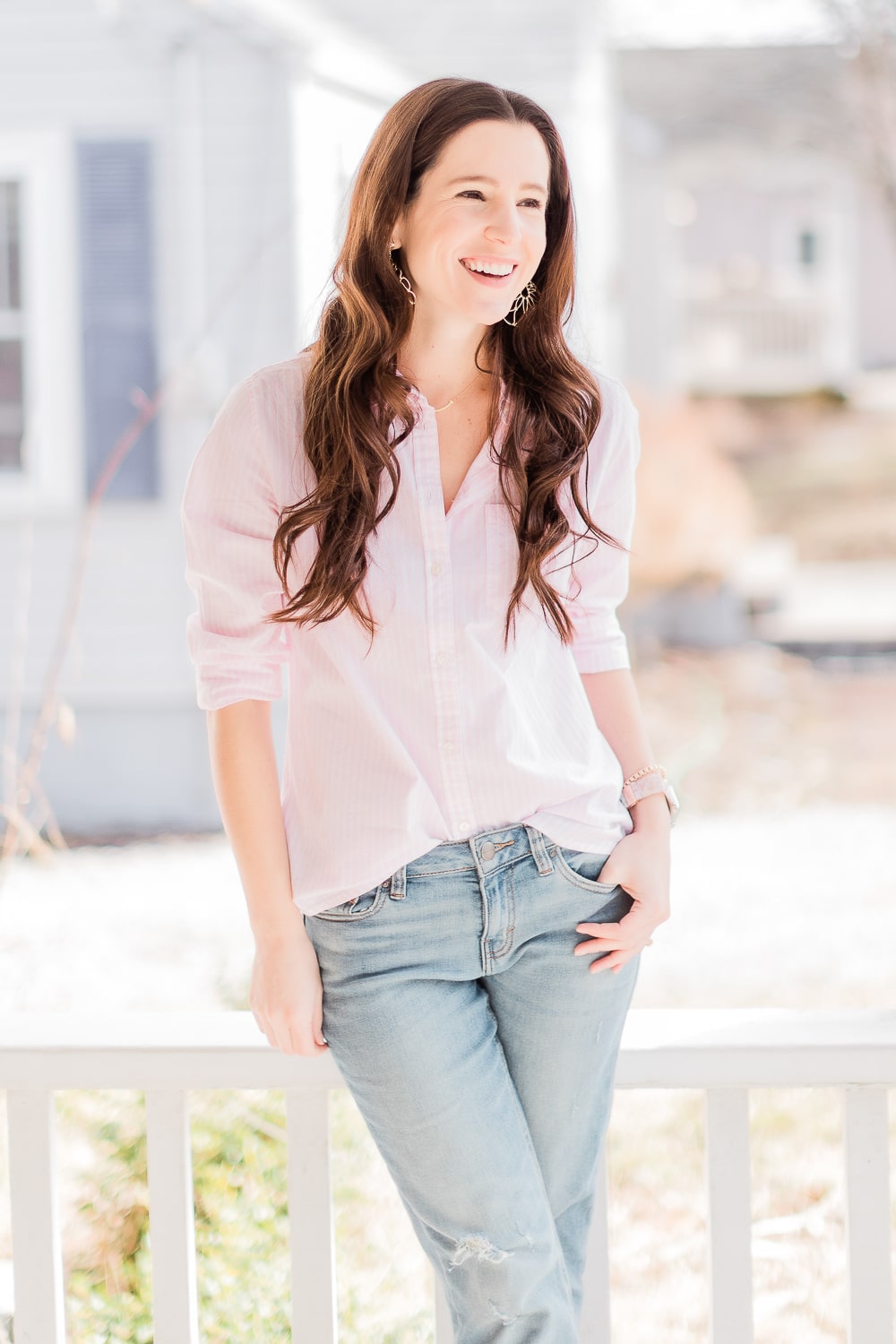 Affordable fashion blogger Stephanie Ziajka of Diary of a Debutante shows what to wear with girlfriend jeans