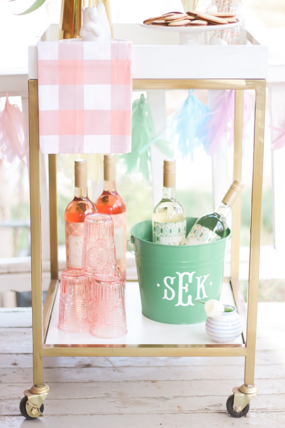 How to create your own personalized ice bucket by DIY blogger Stephanie Ziajka on Diary of a Debutante