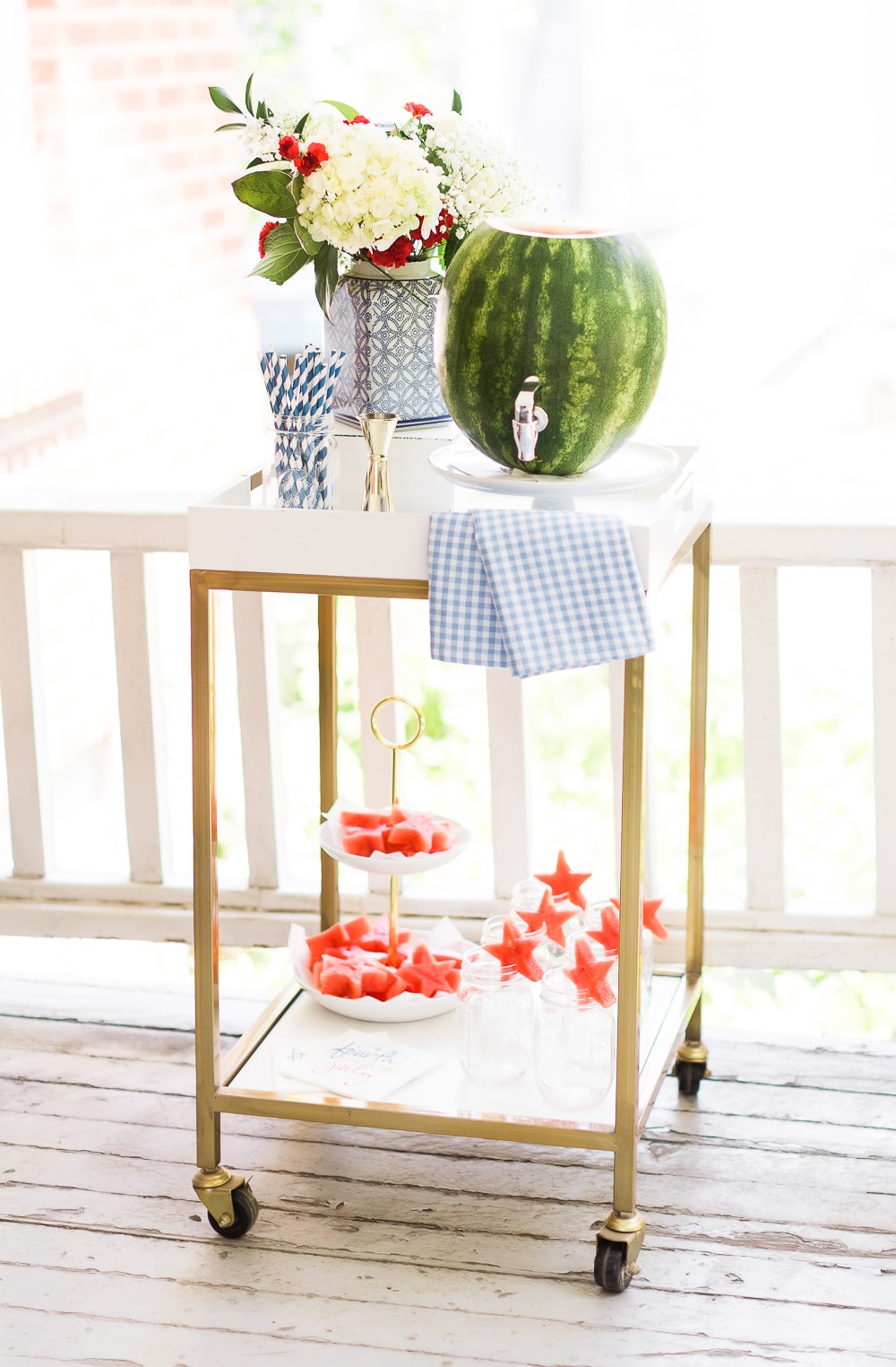 4th of July bar cart styling by blogger Stephanie Ziajka on Diary of a Debutante