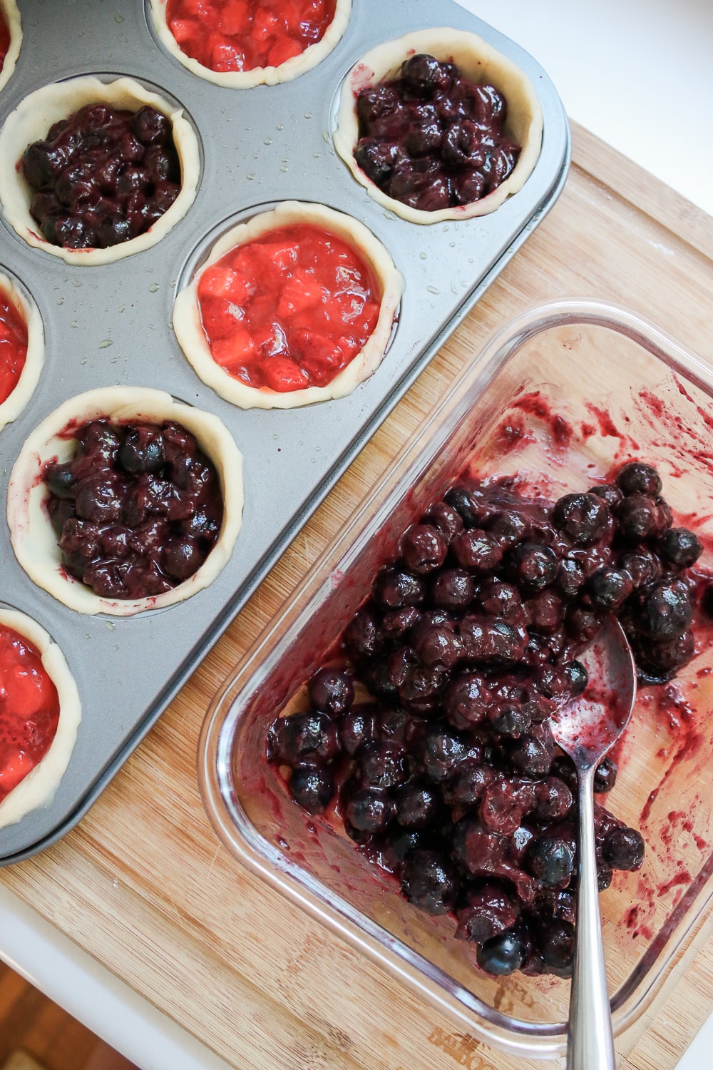 Mini blueberry pie filling recipe by blogger Stephanie Ziajka on Diary of a Debutante