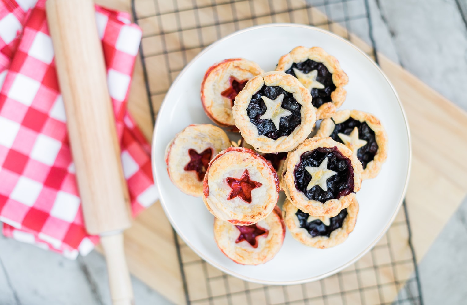 Blogger Stephanie Ziajka shows how to make mini pies for the 4th of July on Diary of a Debutante