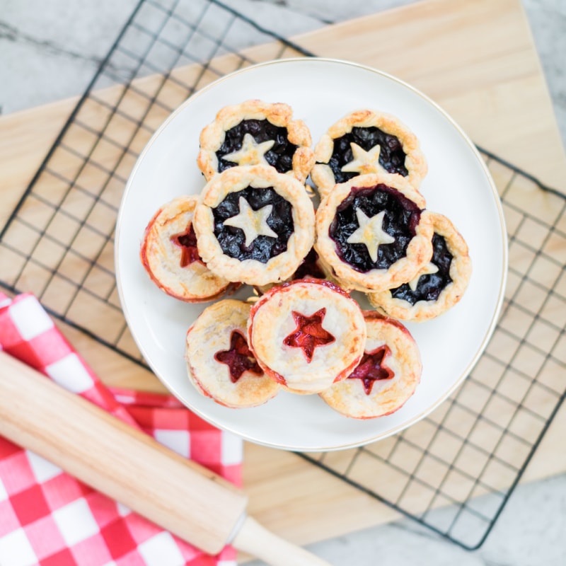 mini strawberry pie recipe by blogger Stephanie Ziajka on Diary of a Debutante