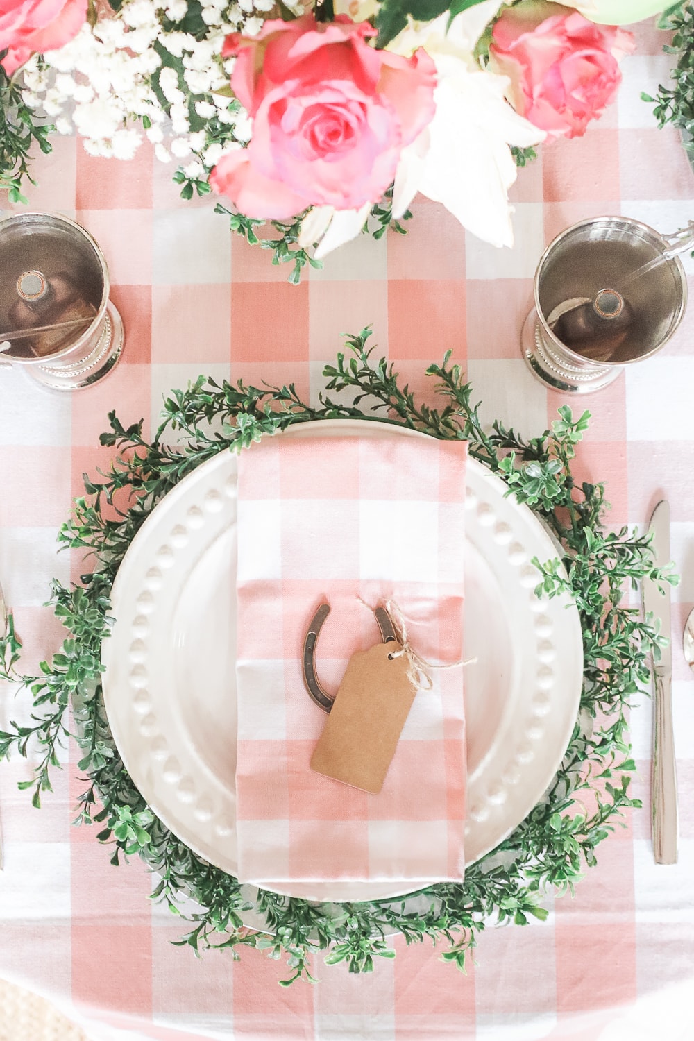 DIY boxwood chargers tutorial by DIY blogger Stephanie Ziajka on Diary of a Debutante