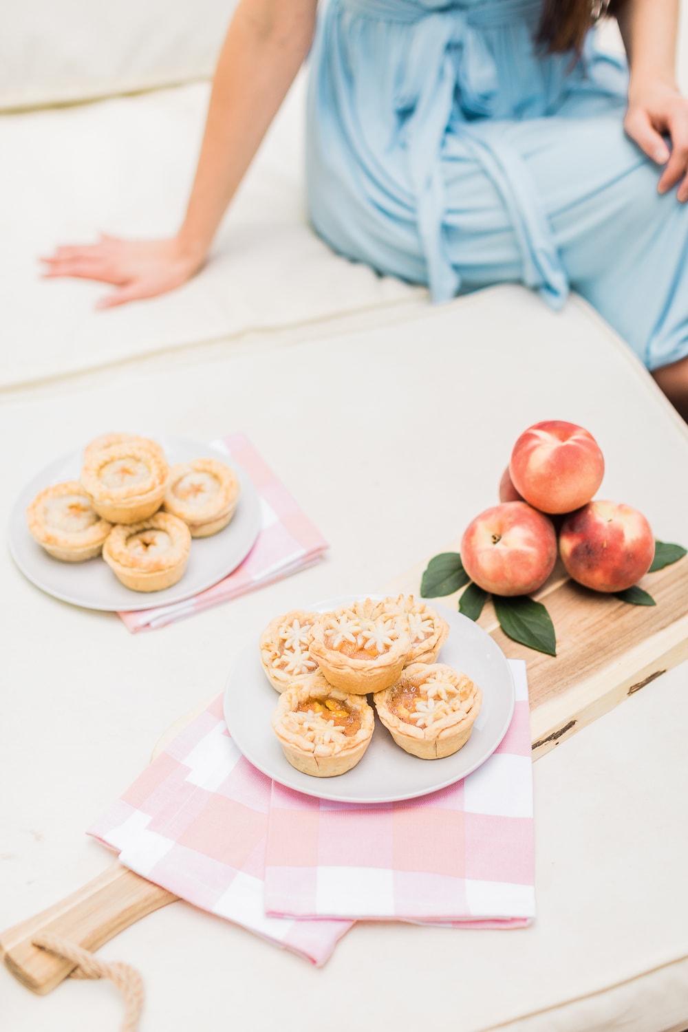 Southern lifestyle blogger Stephanie Ziajka shares a mini fresh peach pie recipe on Diary of a Debutante