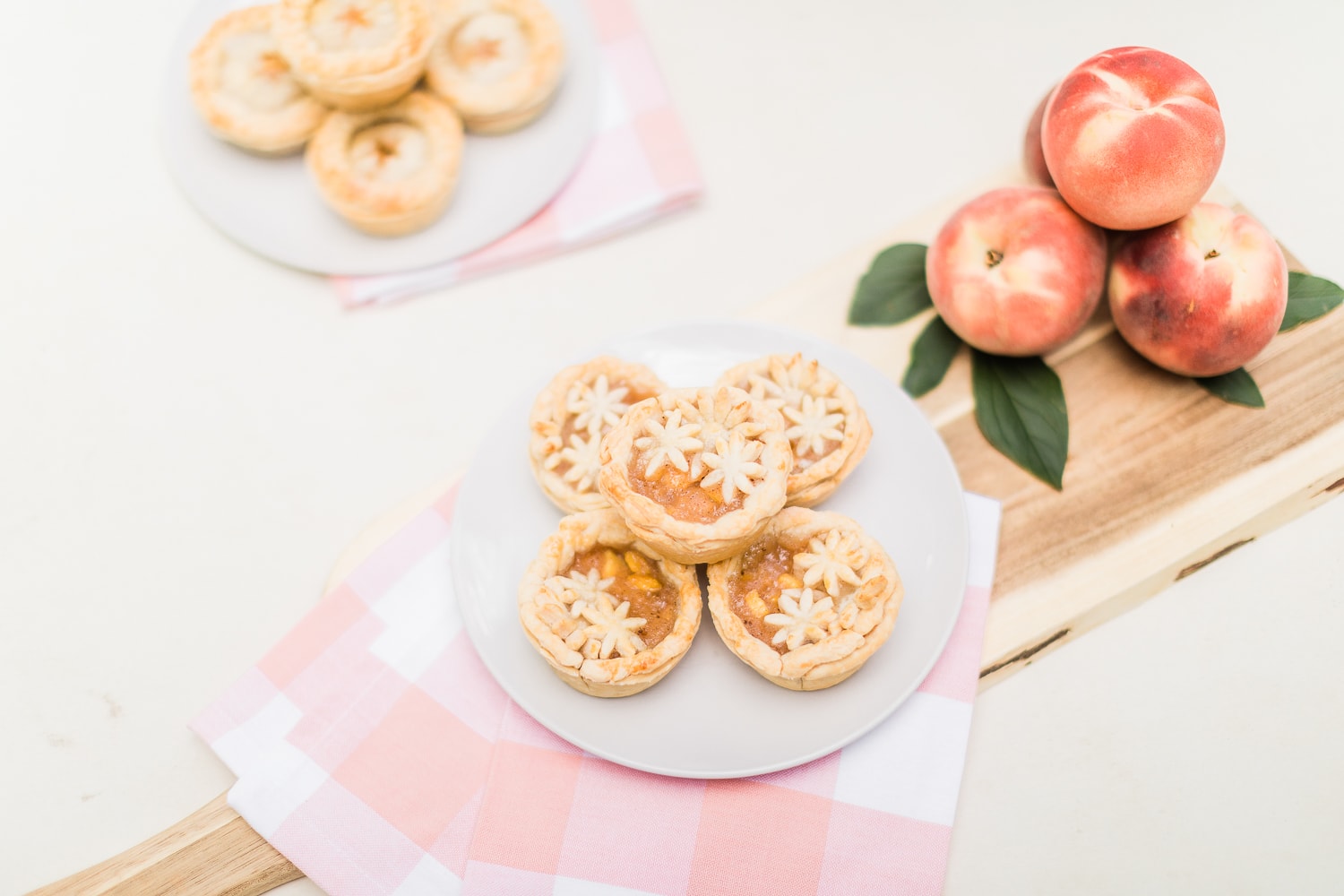 Mini peach pies recipe by blogger Stephanie Ziajka on Diary of a Debutante