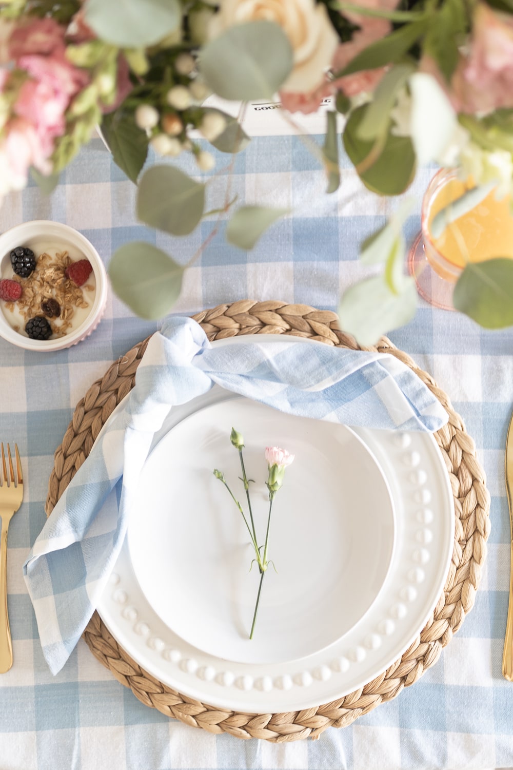 Mother’s Day brunch decorating ideas from southern blogger Stephanie Ziajka on Diary of a Debutante