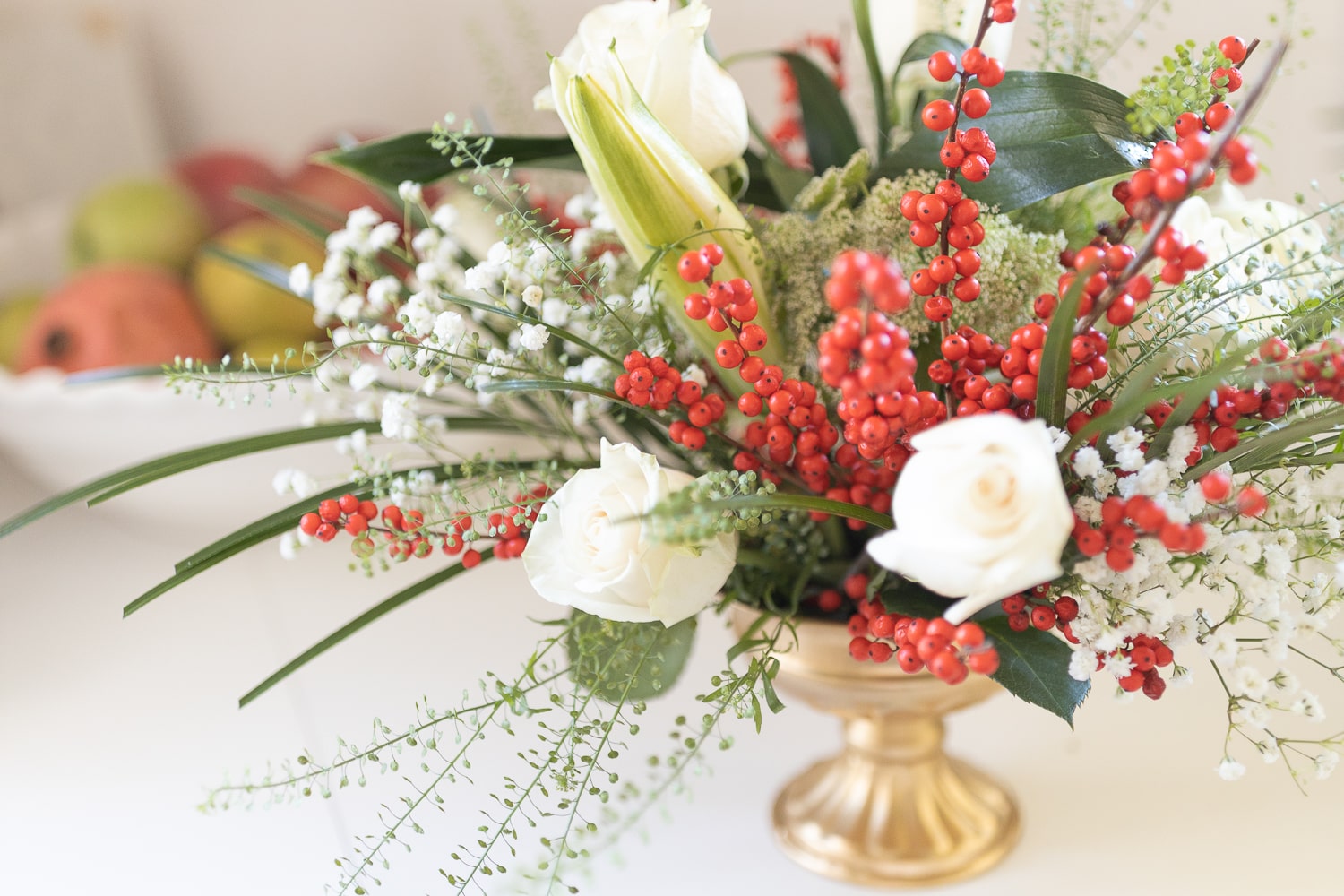 Easy Christmas centerpiece designed by blogger and amateur florist Stephanie Ziajka on Diary of a Debutante