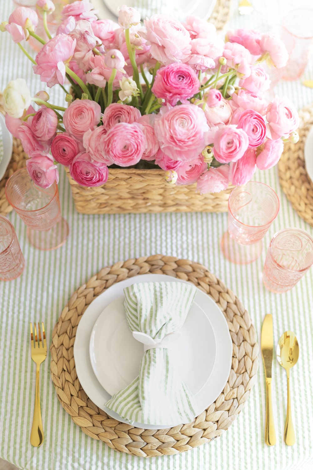 Easter dining table decor ideas from blogger Stephanie Ziajka on Diary of a Debutante