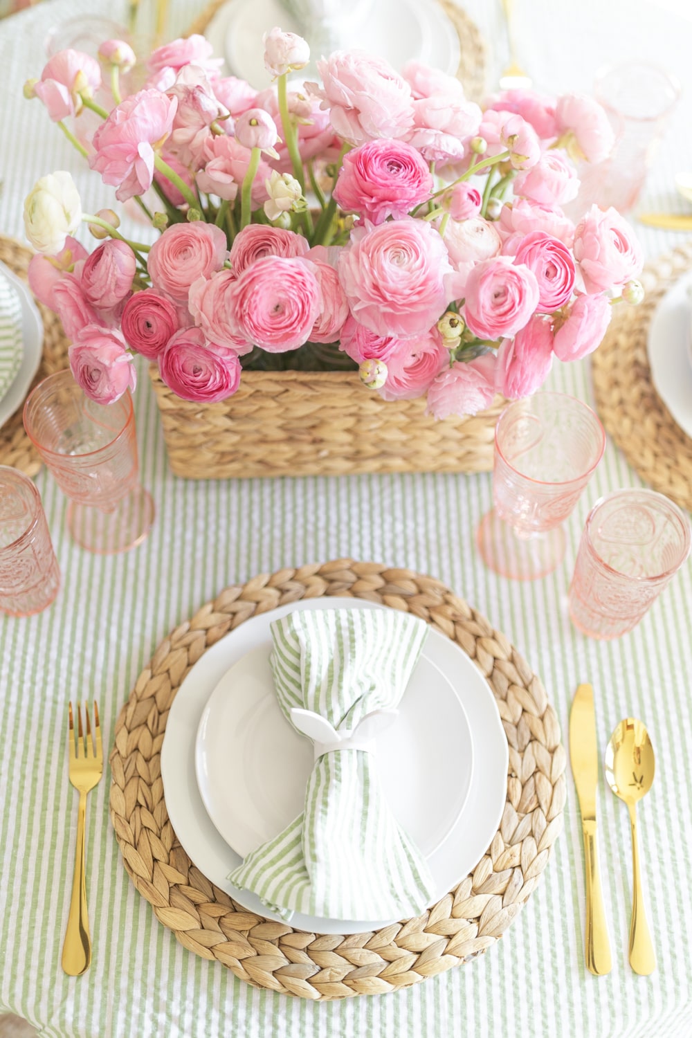 Simple Easter brunch tablescape and rustic spring centerpiece designed by blogger Stephanie Ziajka on Diary of a Debutante