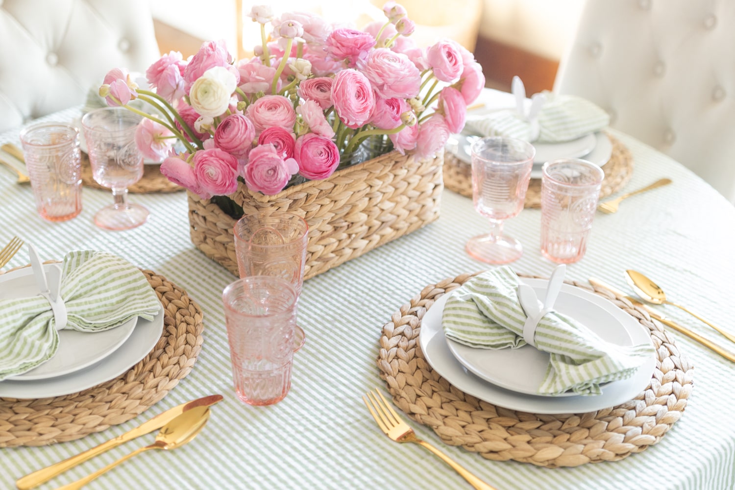 Blogger Stephanie Ziajka shares one of her favorite Easter tablescapes on Diary of a Debutante