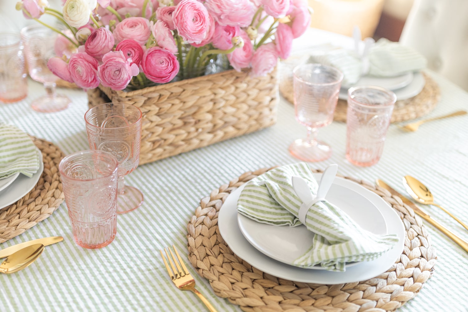 Green and pink Easter table setting ideas from blogger Stephanie Ziajka on Diary of a Debutante