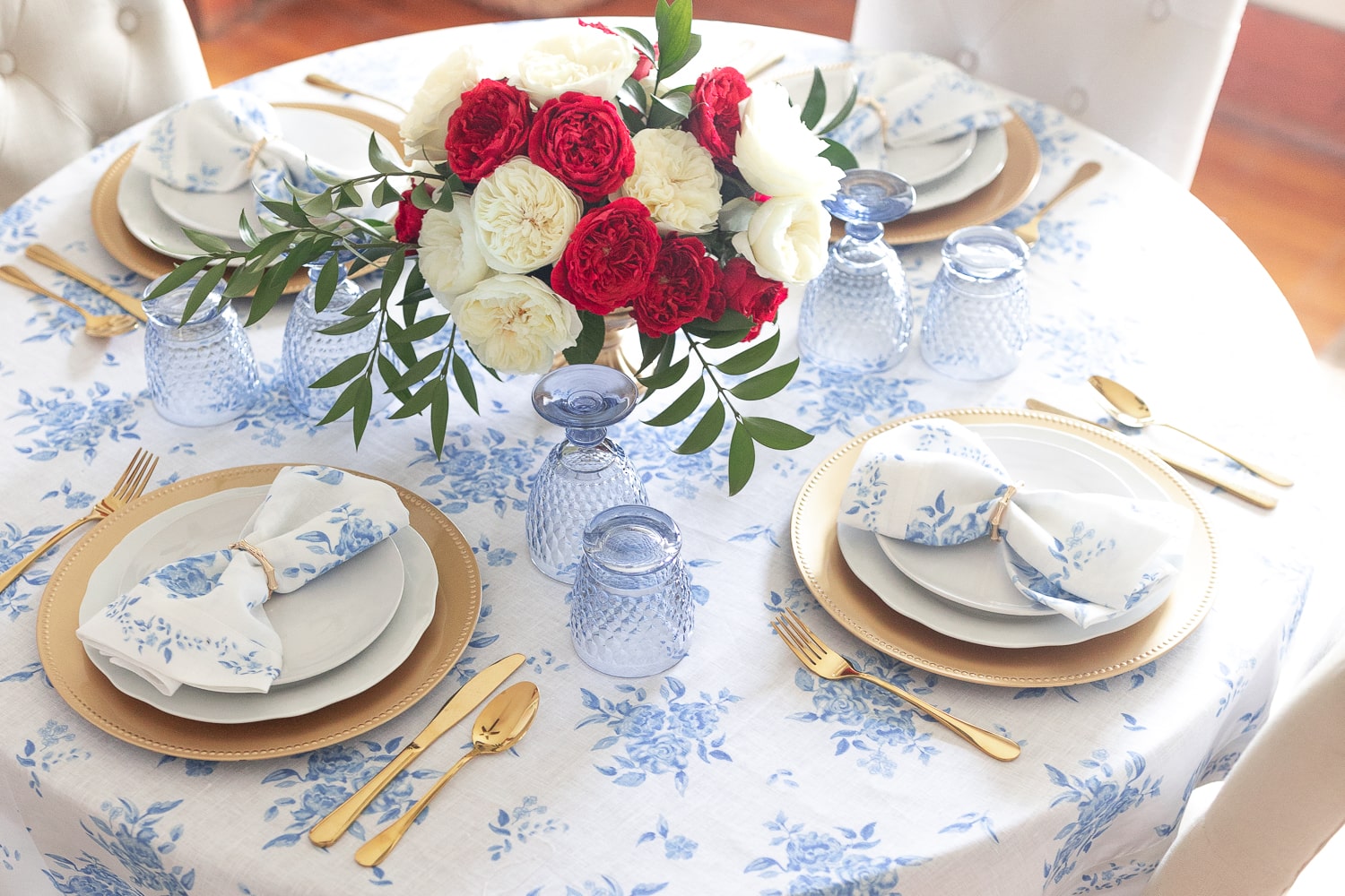 Blogger Stephanie Ziajka shares Fourth of July table decorations on Diary of a Debutante