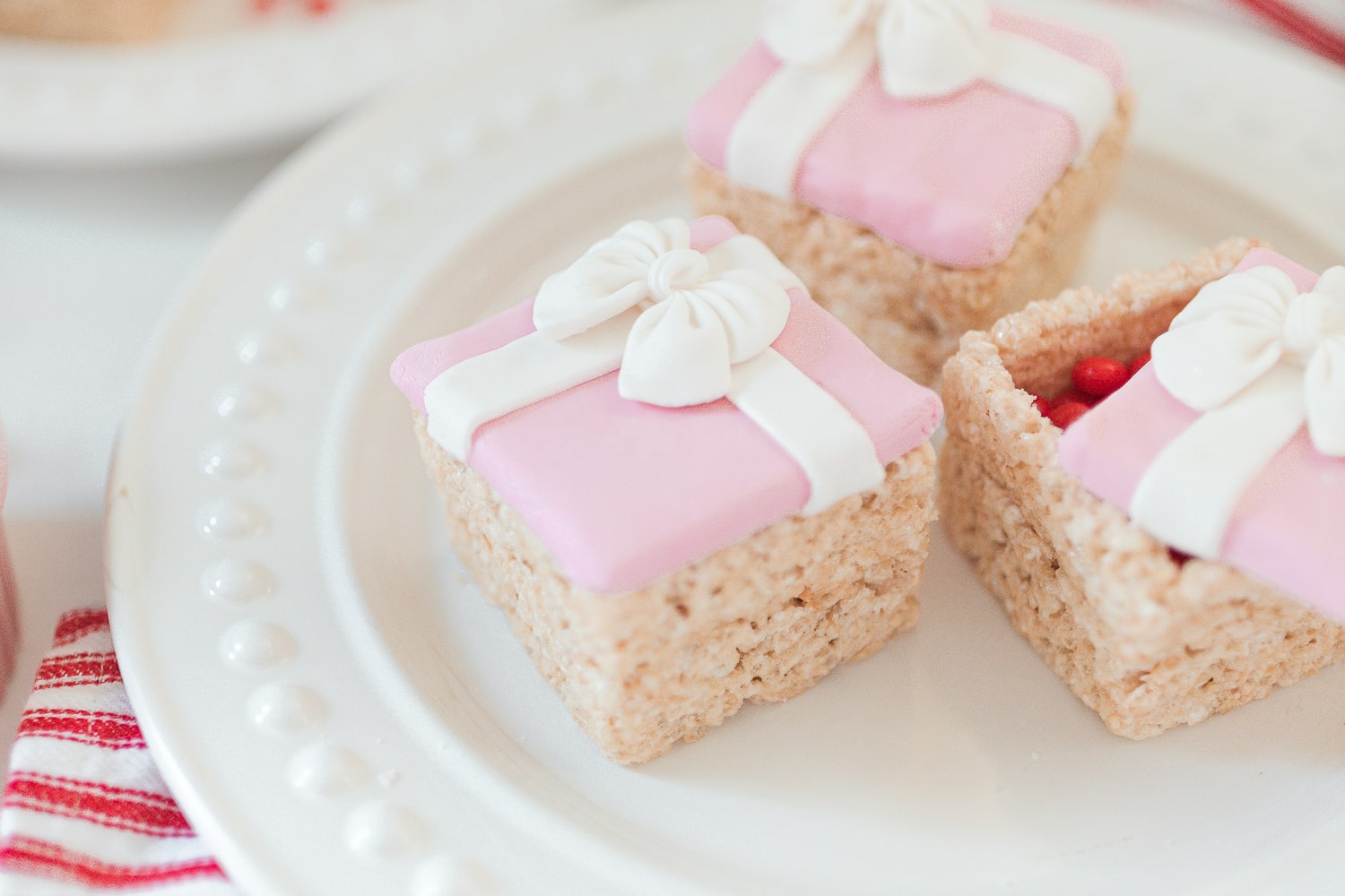 Southern lifestyle blogger Stephanie Ziajka shares ideas for decorating rice krispie treats for Christmas on Diary of a Debutante